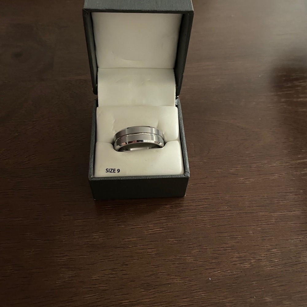 Men’s Rings - Picture 3 of 3